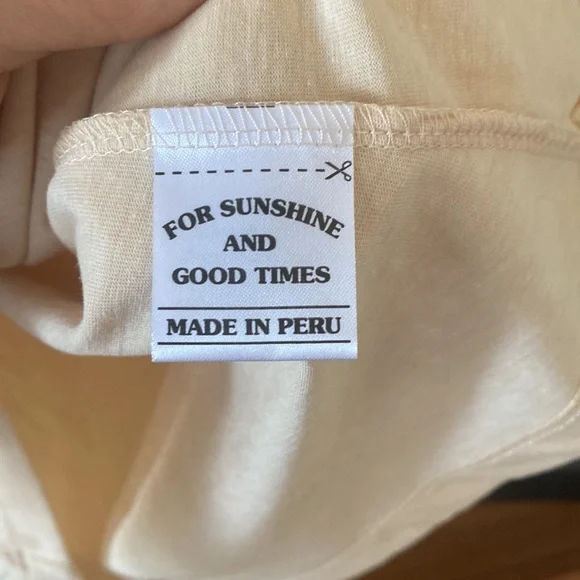 Pretty Powerful Tee - Picture 5 of 7